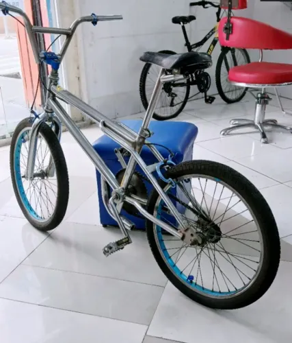 Bicicleta cromada aro 20