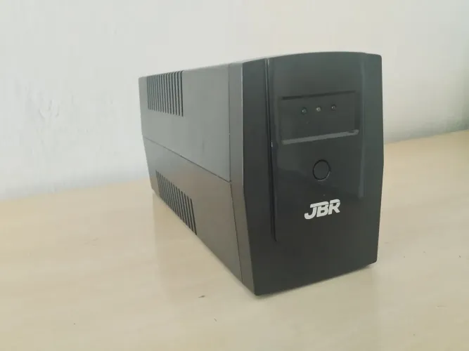 Nobreak JBR 600VA 300W Voltagem 120V com 3 tomadas