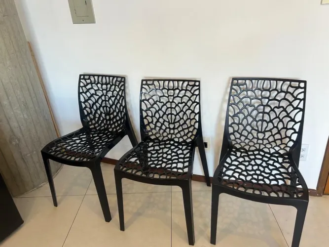 Cadeira Preta Futura Design - 3 Unidades Disponíveis