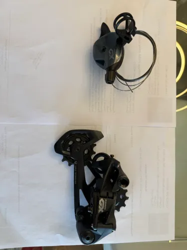 Vendo Alavanca + Câmbio SRAM GX Eagle semi novo