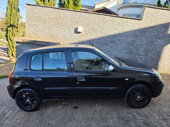 Renault Clio RT/ Privilège 1.6 16V 5P 2003