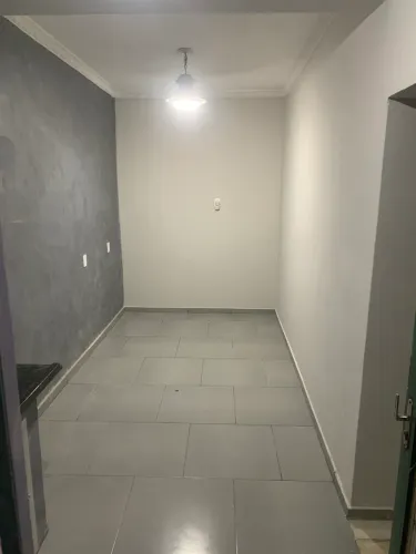 Alugo casa 