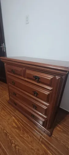 Vendo cômoda de madeira