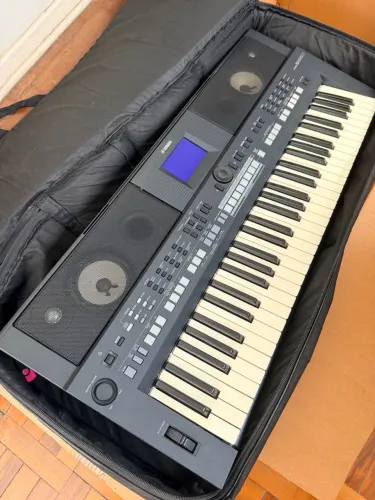 Teclado Yamaha PSR-S650 - Manual, Caixa, Suporte, Cadeira!