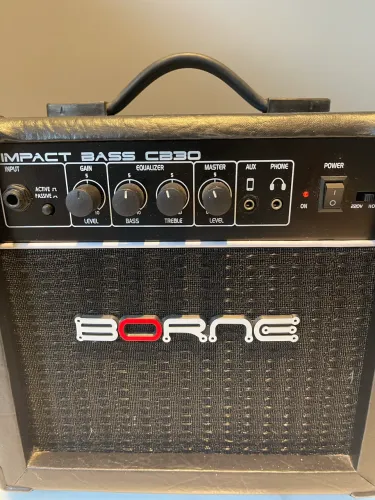 AMPLIFICADOR / CAIXA DE BAIXO BORNE IMPACT BASS CB30