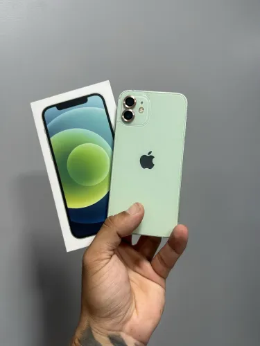 iPhone 12 impecável de 128gb todo original com caixa e todos os acessórios inclusos.