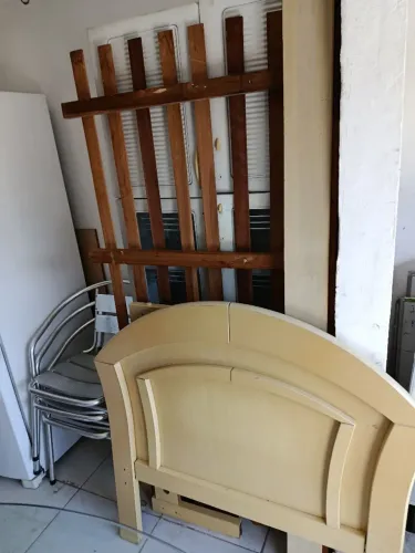 Cama solteiro em MDF