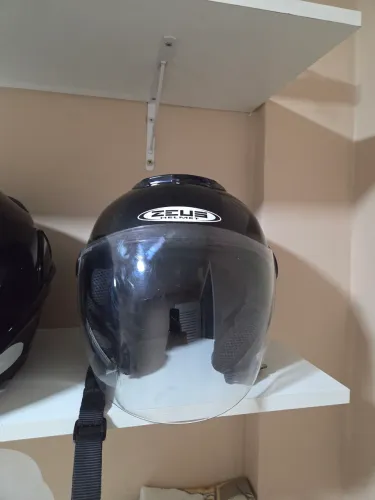 Capacete de moto Zeus Helmet preto tamanho 59-60