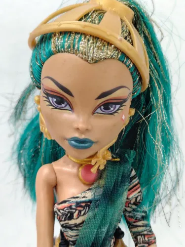 (LER DESCRIÇÃO ANTES) Monster high Néfera G1 Boneca