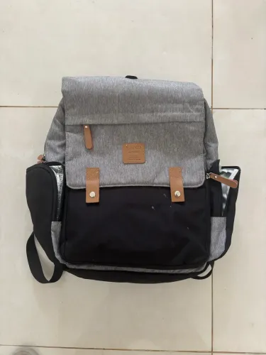 Mochila Maternidade The Land Cor Preta com Cinza