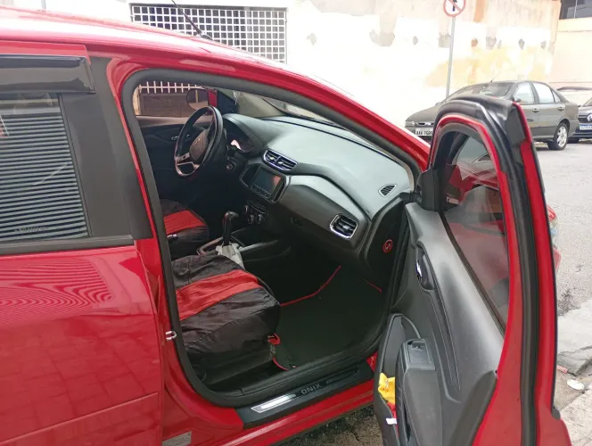 Chevrolet Onix Hatch LT 1.4 8V Flex Power Aut. 4P 2015