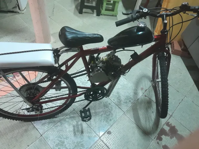 Bicicleta com motor 80CC