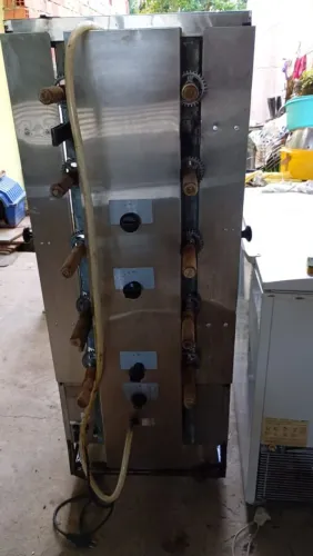 Máquina de frango semi nova