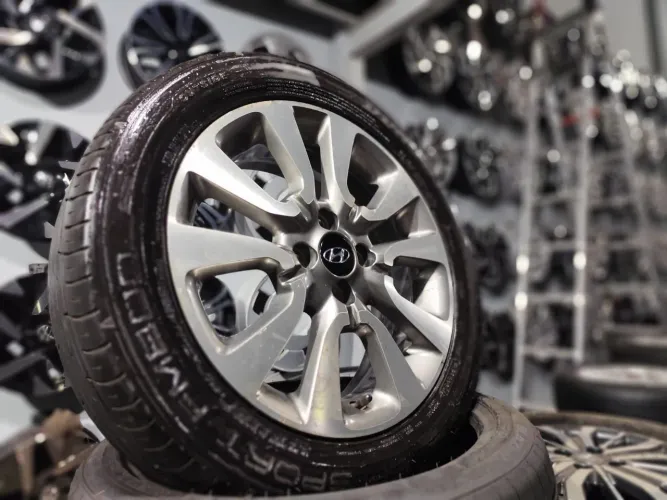 Rodas aro 16" Originais Do HB20X+ Pneus 195/55 R16" Dunlop- Aceito Cartão