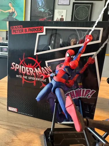 SV Action Peter B. Parker (Spiderverse) Mafex