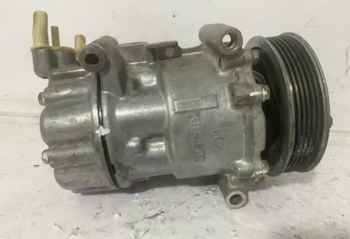Compressor ar condicionado Peugeot 208 2015