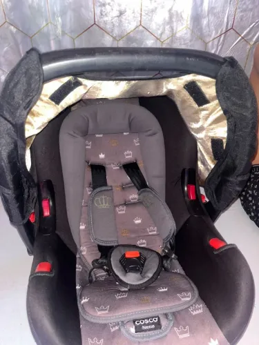 Bebê conforto Cosco Nexus com forno e redutor
