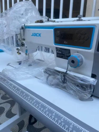 Máquina de costura Jack A2C Lacrada