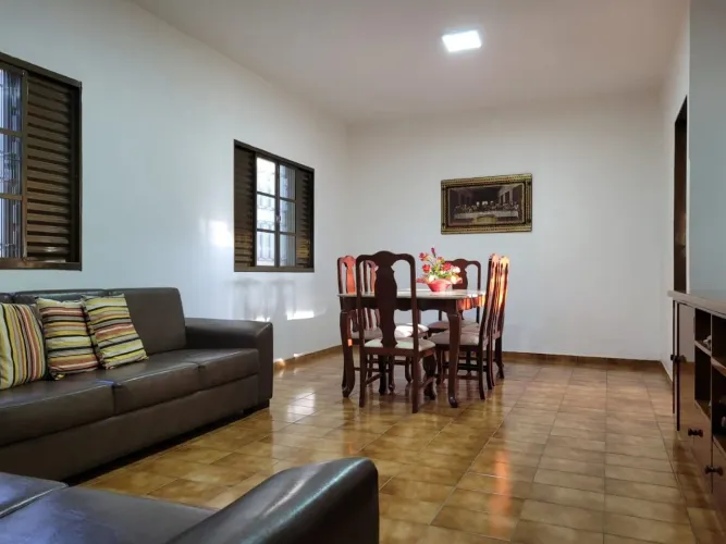 Casa à venda no bairro Saraiva em Uberlândia