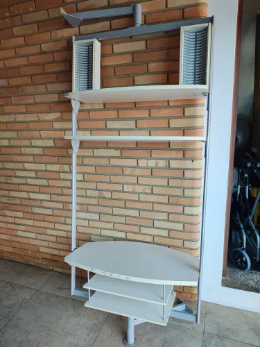Estante vídeo game giratória