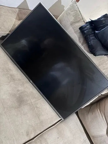 TV Smart LG 43? (Modelo 43UJ6525) - Para Retirada de Peças ou Conserto