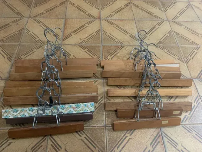 Lote com 17 Cabides de Pressão Antigos Vintage