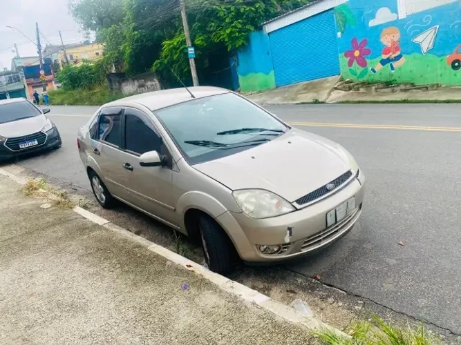Ford Fiesta Sed. 1.6 8V Flex 4P 2005