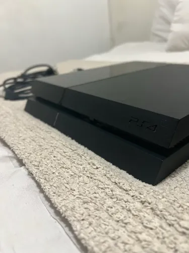 PS4 Black Piano 500gb + 3 jogos