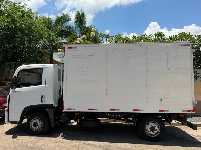 Caminhão Volkswagen delivery , abaixo da tabela
