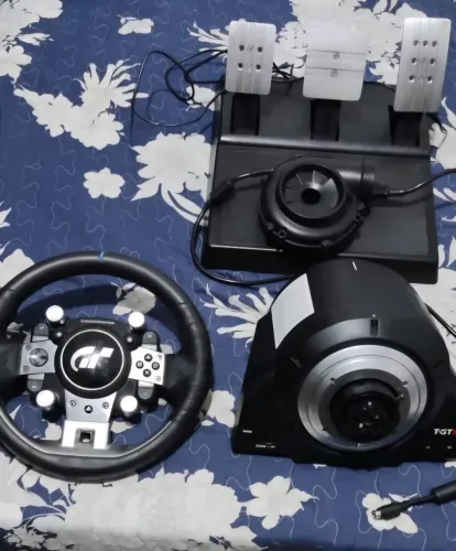 Volante Thrustmaster T-GT II para PS5, PS4 e PC - Excelente Estado
