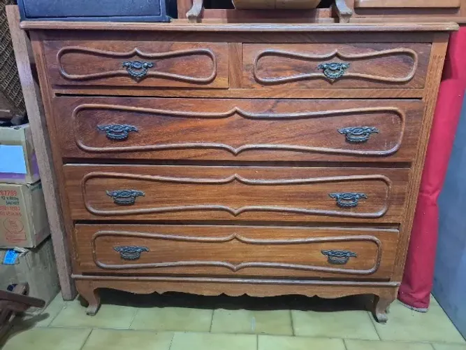 COMÔDA ESTILO LUIS XV-MADEIRA MACIÇA (ANGELIM)-PERFEITA,SUPER CONSERVADA -120X55X102 (h) 