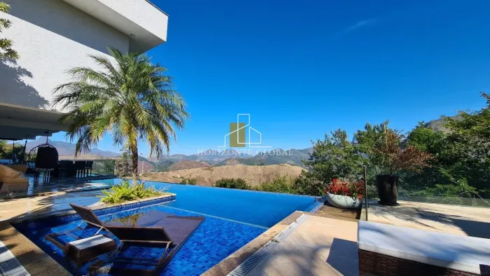 Casa de Alto padrão com vista deslumbrante em Itaipava