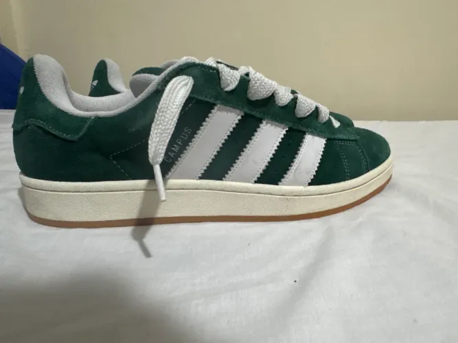 Adidas Campus 42/43 com cadarço reserva original