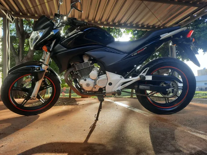 CB300R Impecável 22.000 km Original