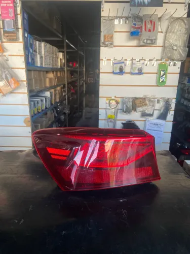 Lanterna Kia Cerato 20/21 lado esquerdo original 
