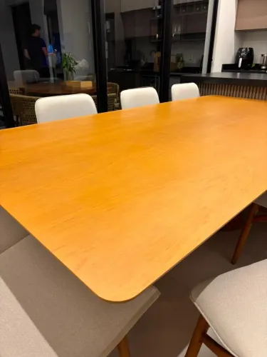 MESA DE JANTAR MADEIRA MACIÇA - 8 LUGARES