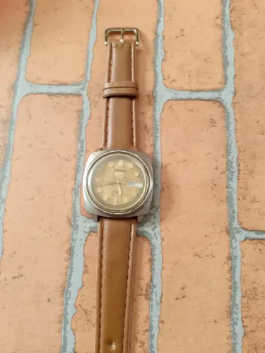 Relógio Seiko 5 pra concerto ou retirar peças