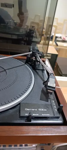 Toca Discos Garrard Gradiente 630S