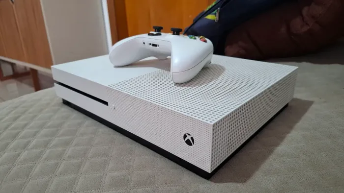 XBOX ONE S 1TB