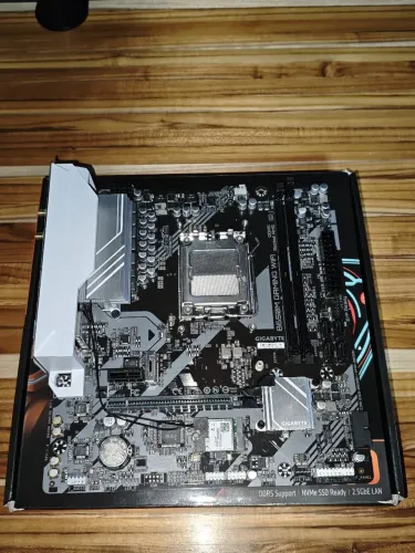 placa-mãe Gigabyte B650M Gaming WiFi, com socket AMD AM5