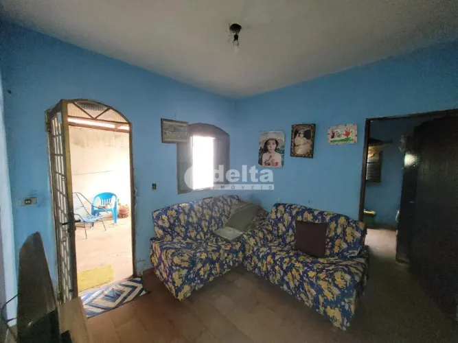 Casa residencial disponível para venda no bairro Tibery em Uberlândia-MG.