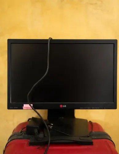 MONITOR LG NOVO