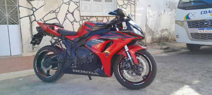 Cbr 1000rr 2006 . Vendo ou troco em carro do meu interesse