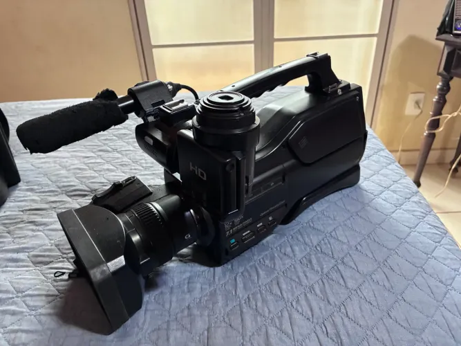 Câmera Sony HXR MC2000N
