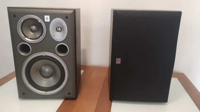Caixas Acústicas JBL E50 Northridge E Series