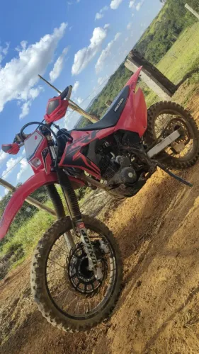 CRF 230,2007 completa, moto pra pessoas exigentes ,sem nada pra fazer,so pegar e andar