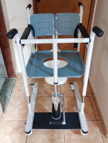 Cadeira de Transferência Higiênica Sanitária Acamados Supermedy Elevação Hidráulica - 135k