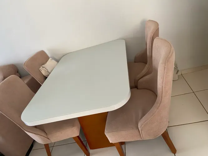 Mesa 4 cadeiras 