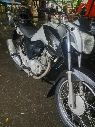 Honda Fan 160 Flex one.