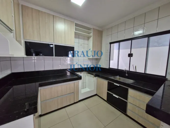 Casa de Alto Padrão com 3 Quartos e 1 Suíte na Vila Santa Maria, Americana-SP - Venda ou L